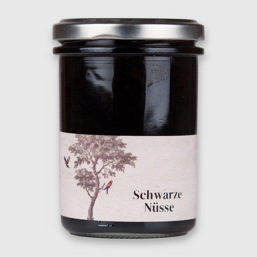 Schwarze Nüsse